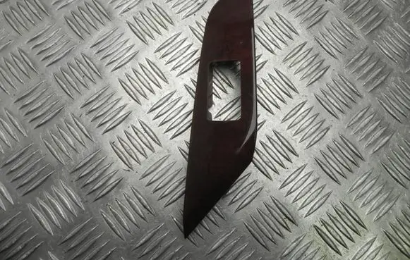 Radio/GPS head unit trim