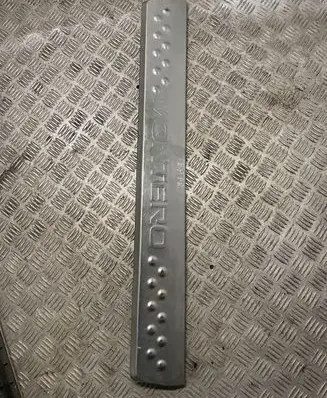 Mitsubishi Pajero Front sill (body part) 