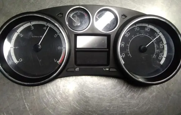 Peugeot 308 Speedometer (instrument cluster) 9665107780 TN8037KBH