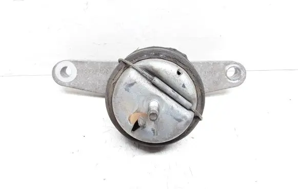 Engine mount bracket