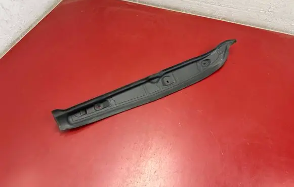 BMW X1 U11 Fender end trim 9462144 51489462144
