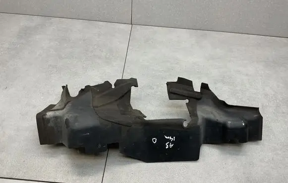 Audi A3 S3 8V Intercooler air guide/duct channel 8V0121284A