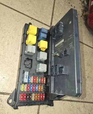 Mercedes-Benz Sprinter W906 Fuse module A9065454701 50JF11F03