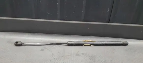 Nissan Micra Tailgate strut 5792uk0330n
