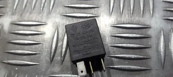 Renault Trafic II (X83) Other relay 7700414484 29201041
