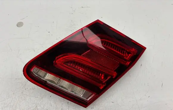 Tailgate rear/tail lights