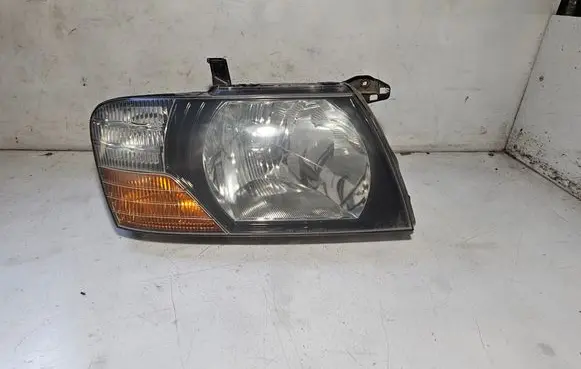 Mitsubishi Pajero Headlight/headlamp 10087420