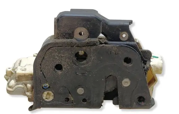Audi A4 S4 B7 8E 8H Front door lock 4E1837016