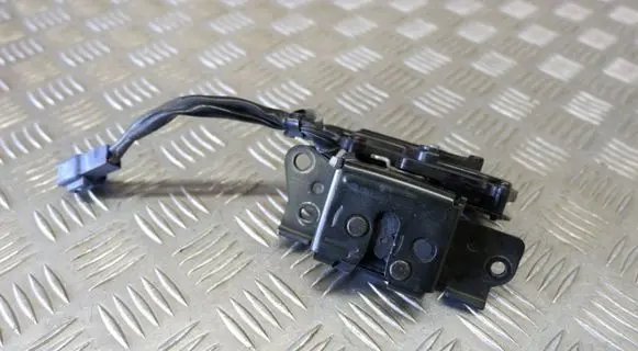 Toyota Prius (XW20) Tailgate/trunk/boot lock/catch/latch 6935047010