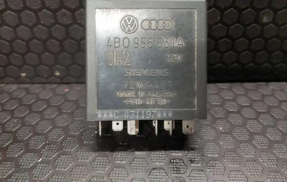 Audi A6 S6 C5 4B Indicator relay 4B0955531A 72WA401 031197