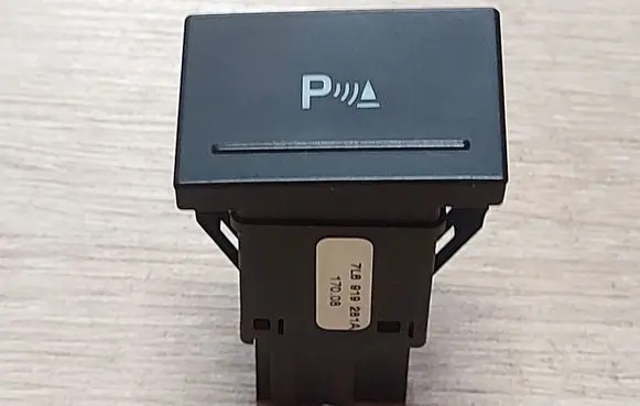 Volkswagen Touareg I Parking (PDC) sensor switch 7L6919281A