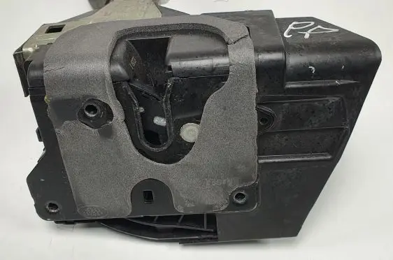 Land Rover Discovery 4 - LR4 Front door lock GK72-203A28-FD