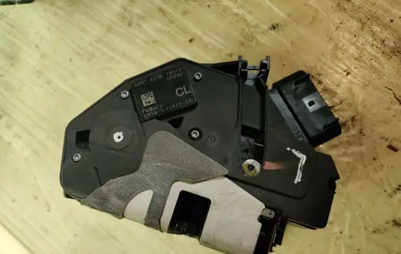 Ford Transit - Tourneo Connect Front door lock 40574138 185183 AM5AU21813ED