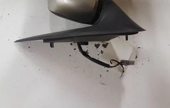 Nissan Almera N16 Front door electric wing mirror E11015827