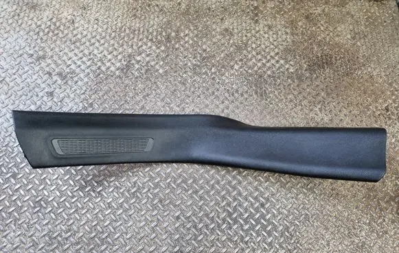 Jeep Grand Cherokee WL Rear sill trim cover 6ML37TRMAB 6ML37TX7AB