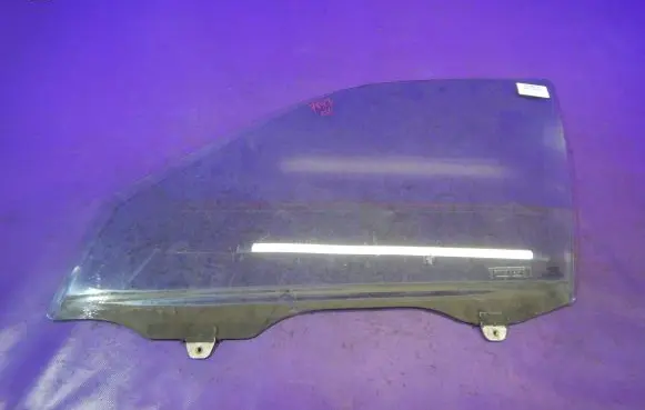 Honda Civic Front door window glass four-door