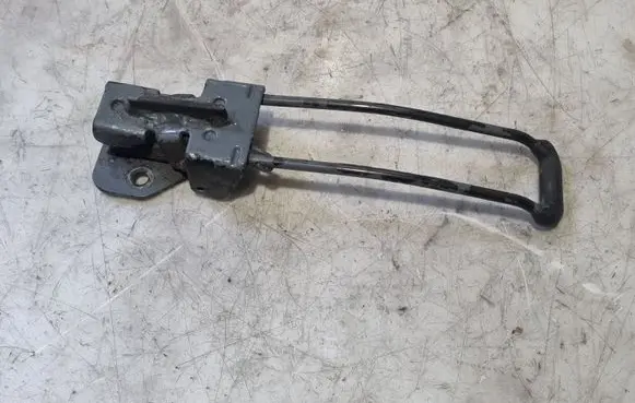 Volkswagen II LT Rear door check strap stopper