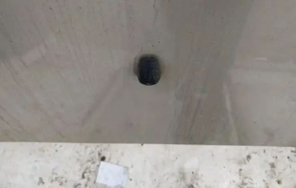 Windshield washer spray nozzle