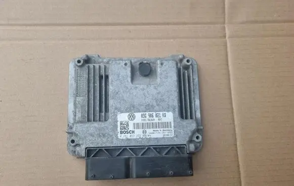 Volkswagen Golf V Engine control unit/module 03G906021KQ