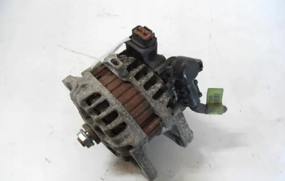 Hyundai Veloster Generator/alternator 37300-2B101