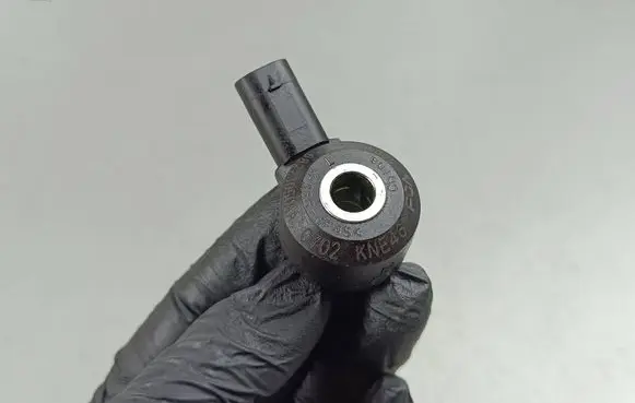 Jeep Wrangler Detonation knock sensor 68223050AA