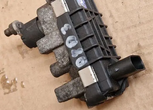 Audi A8 S8 D3 4E Throttle valve 6NW008412