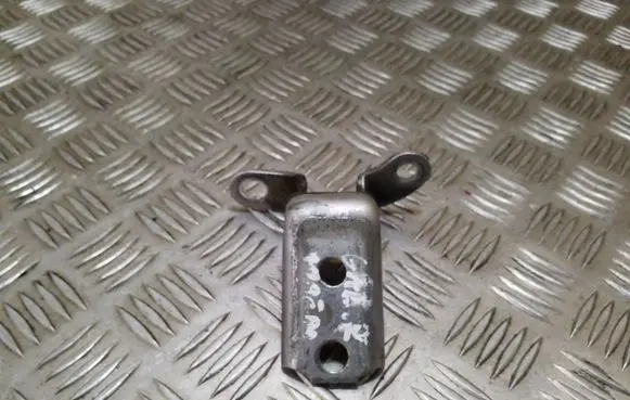 Toyota Avensis T270 Rear door lower hinge
