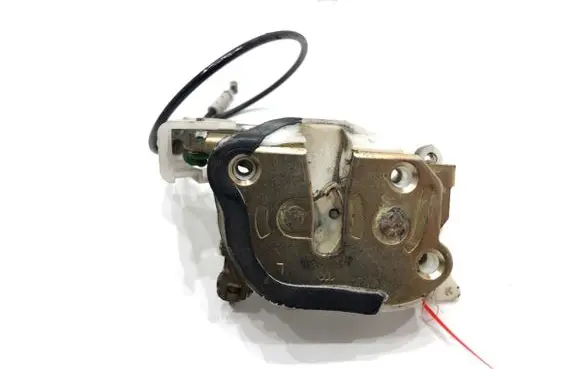 Toyota Yaris Front door lock