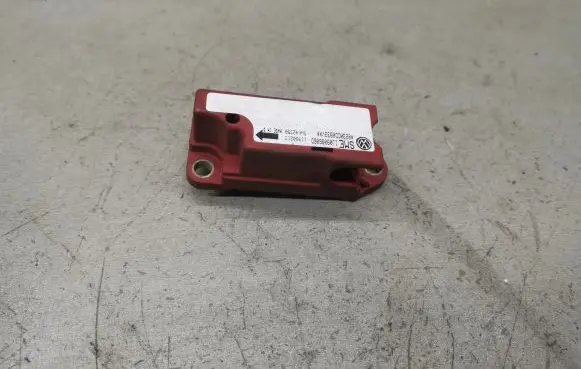 Volkswagen Golf IV Airbag deployment crash/impact sensor IJ0909606D
