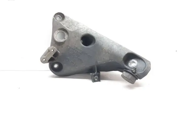 BMW X5 E70 Engine mounting bracket 6790021 22116790021