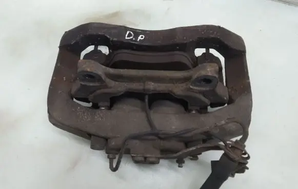 Front brake caliper