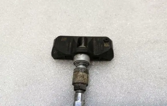 Mercedes-Benz E W212 Tire pressure sensor A0045429718