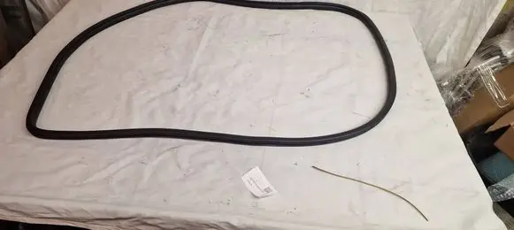 Jeep Grand Cherokee Front door rubber seal 553991734