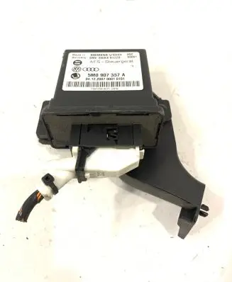 Volkswagen Touran I Light module LCM 5M0907357A 5WK49172B