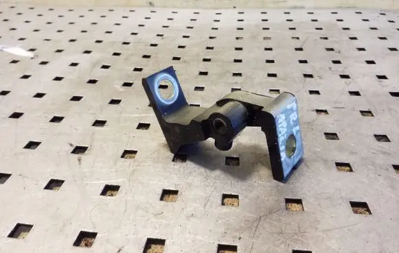 Volkswagen Scirocco Front door lower hinge 