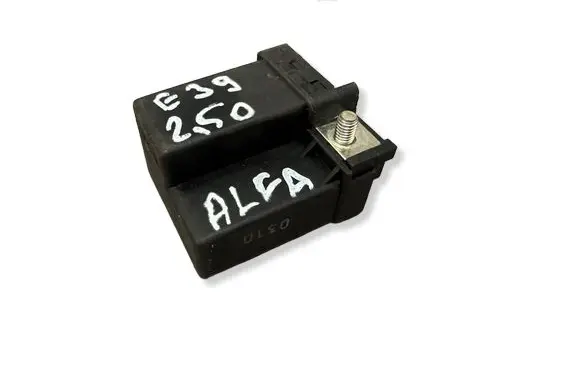 BMW 5 E39 Glow plug pre-heat relay 2246919 72RB510