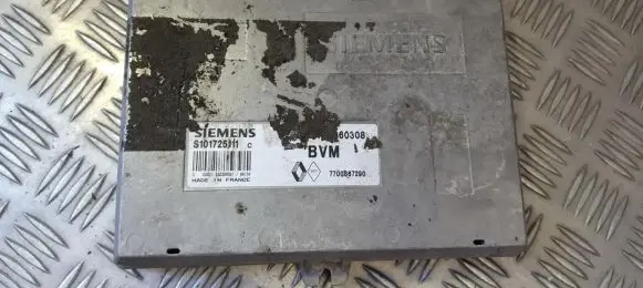 Renault Laguna I Engine control unit/module S101725111C HOM7700860308