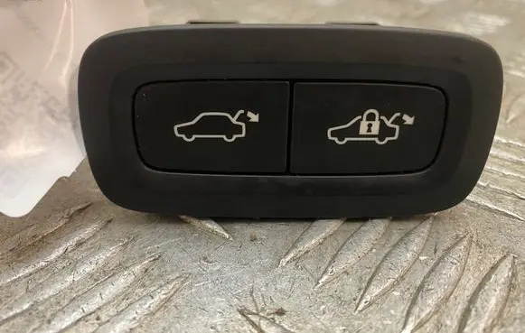 Volvo XC90 Tailgate opening switch 