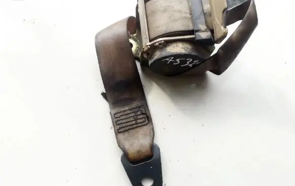 Peugeot 607 Rear seatbelt