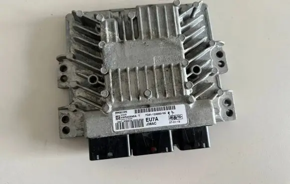 Ford Mondeo MK IV Engine control unit/module 7G9112A650VA 5WS40596AT J38AC