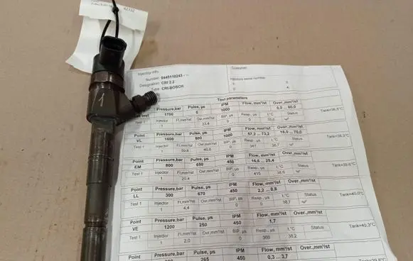 Opel Zafira B Fuel injector 0445110243