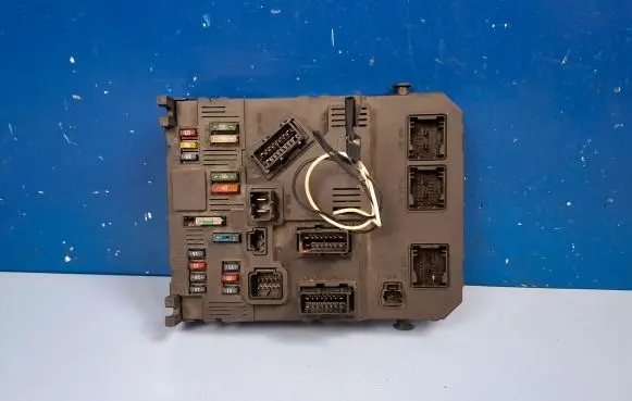 Citroen C3 Fuse module 9649811480