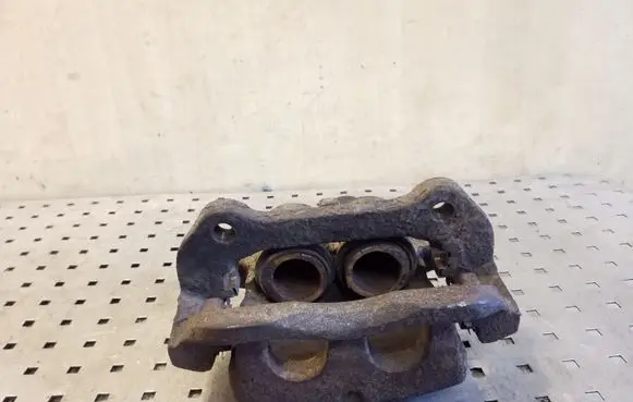 Land Rover Discovery 3 - LR3 Front brake caliper