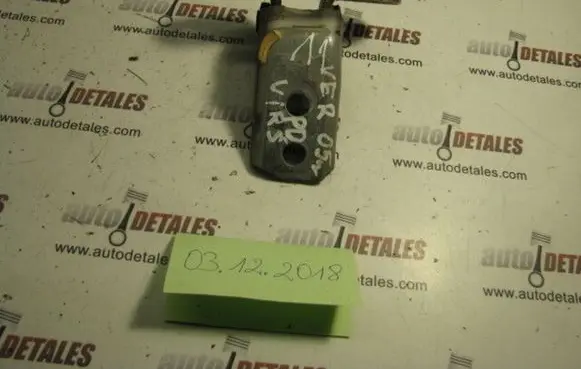 Toyota Corolla Verso AR10 Front door upper hinge