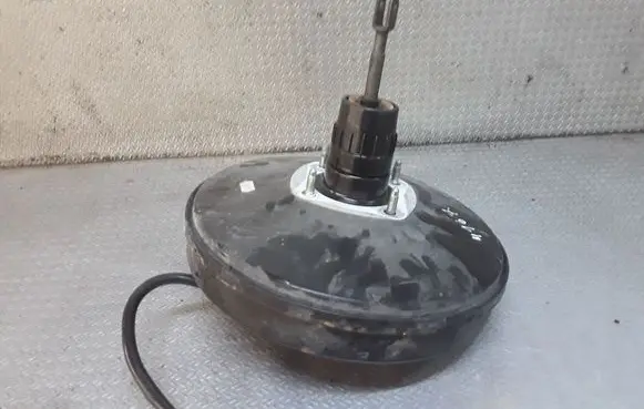 Renault Megane III Brake booster 472100005R