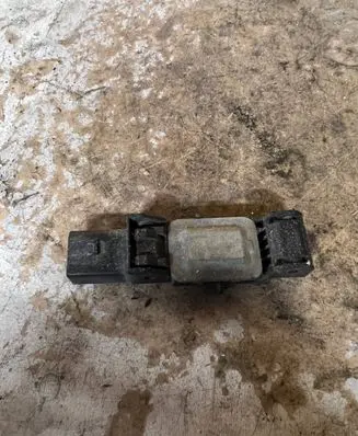 Mercedes-Benz S W220 Airbag deployment crash/impact sensor 0028200826