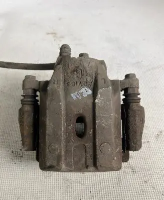Toyota Prius (XW20) Front brake caliper