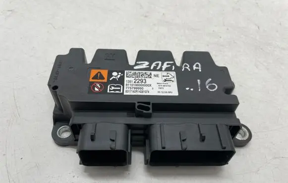 Opel Zafira C Airbag control unit/module 13512293