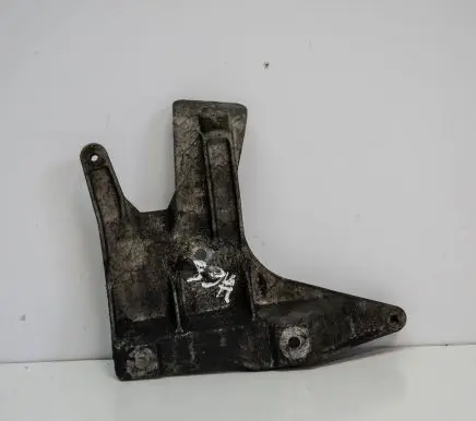Audi A4 S4 B7 8E 8H Engine mounting bracket 03G131159B