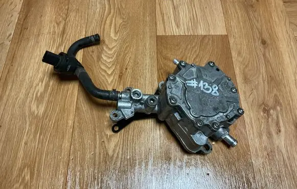 Volkswagen PASSAT B6 Vacuum pump 038145209Q